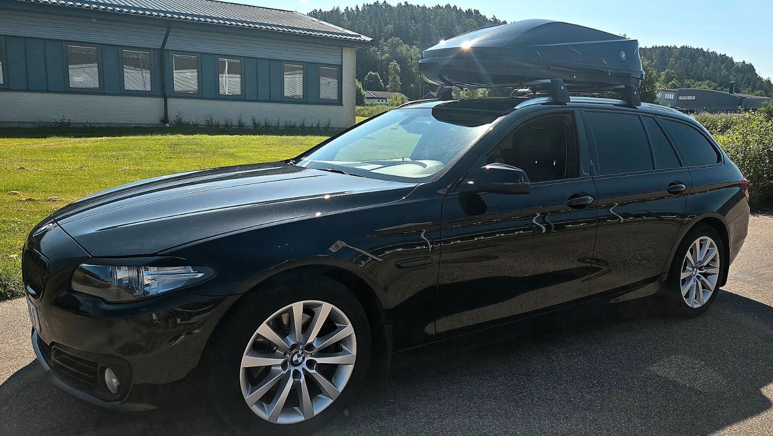 BMW 520 d xDrive Touring, Nyare skärm, Skinn, Automat Keyles